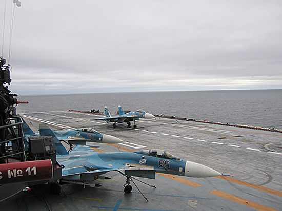 Эксперт сравнил аварию Су-33 на «Адмирале Кузнецове»  с американскими авиакатастрофами
