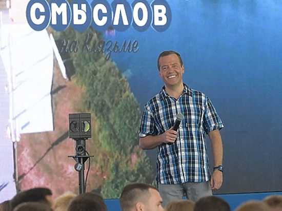 Директор бастовавшей школы раскритиковала совет Медведева идти учителям в бизнес