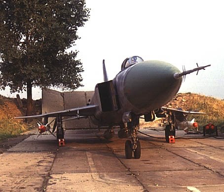 Су-15 - истребитель-перехватчик
