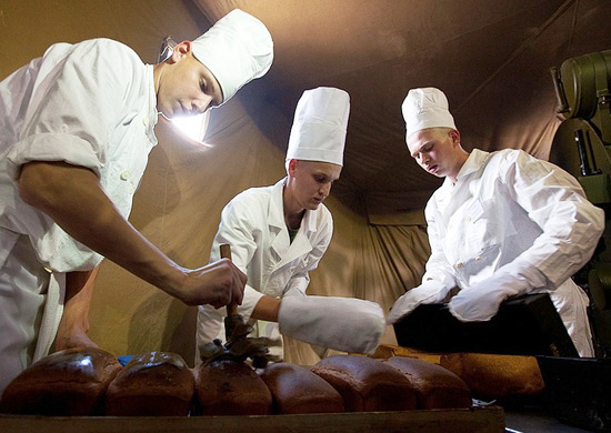 Повара и пекари российской военной базы в Армении выпекут хлеб и приготовят пищу по высокогорным рецептам
