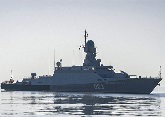 На Каспийской флотилии завершилось совместное учение с экипажами кораблей и службами загоризонтной РЛС «Подсолнух»