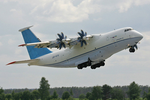 Ан-70 - среднемагистральный военно-транспортный самолёт