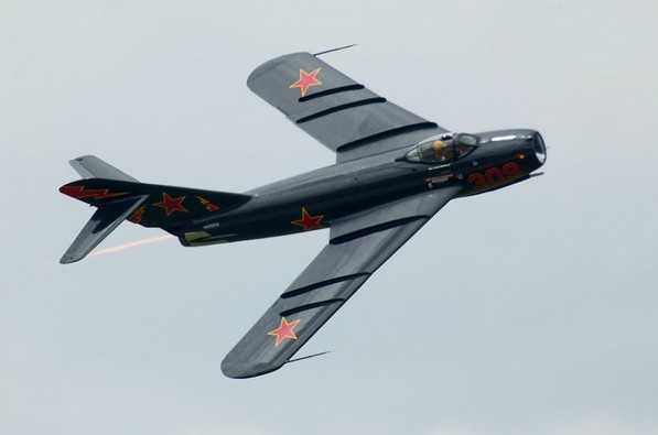 Истребитель МиГ-17