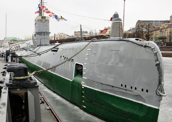 В Санкт-Петербурге отметили 61-ю годовщину подъема Военно-морского флага на подводной лодке С-189