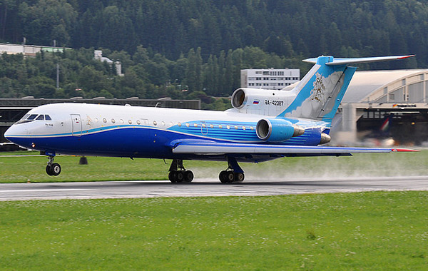 Як-42 (Д) - ближнемагистральный пассажирский самолет