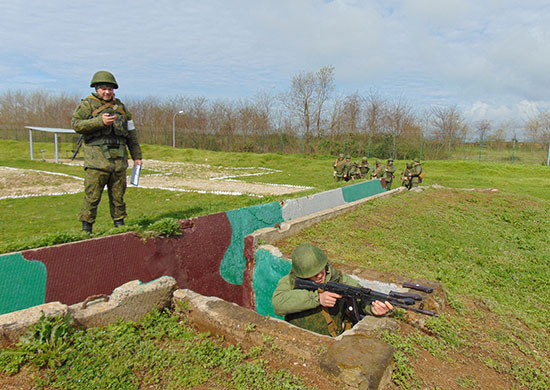 Около 1000 новобранцев российской военной базы в Абхазии проходят курс одиночной подготовки