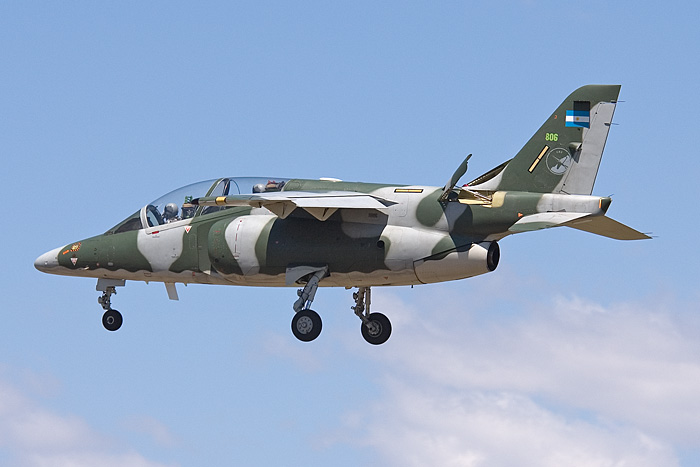 IA-63 Pampa Учебно-боевой самолет