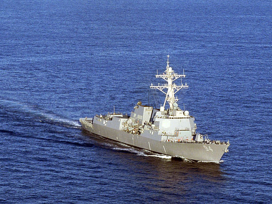 Американские моряки пожаловались на опасные маневры иранских катеров