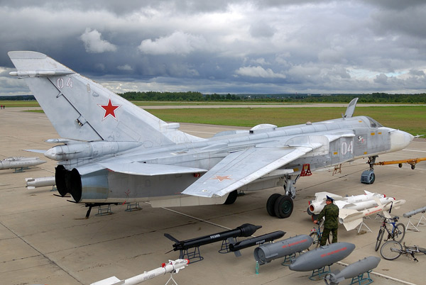 Су-24М - фронтовой бомбардировщик