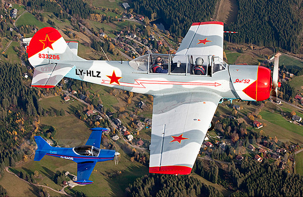 Як-52 - спортивно-тренировочный самолет